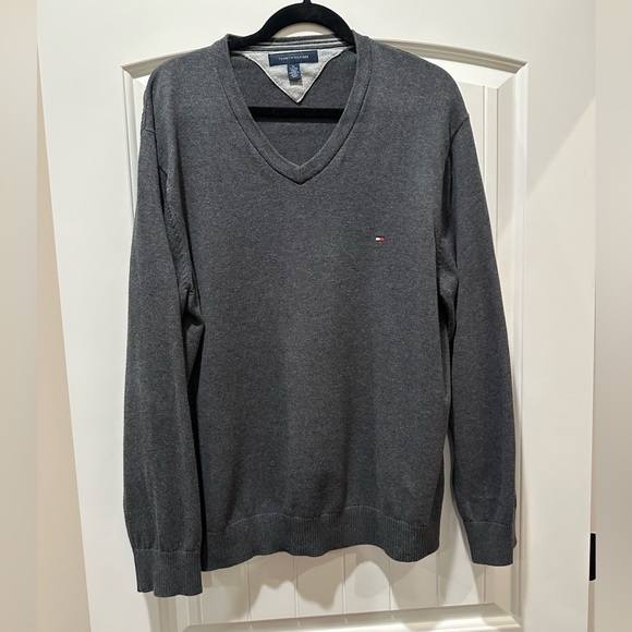 Tommy Hilfiger Other - TOMMY HILFIGER MEN’S V-NECK SWEATER.  SIZE X-LARGE.